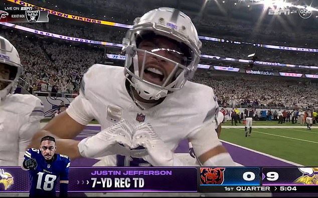 Primač Vikingsa Justin Jefferson ispalio je znak srca i vrisnuo: 'Volimo te, Randy!'