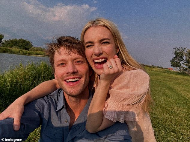 U srpnju je novozaručeni par zajednički objavio na Instagramu da je Cody postavio to pitanje