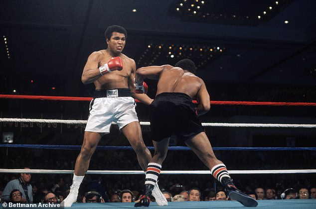 Kad se Ali borio s Leonom Spinksom 1978., otac Elvisa Presleya došao je pogledati i upoznati boksača