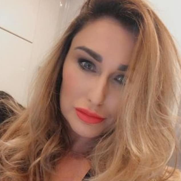 Iako je zvijezda navodno 'polaskan' ponudom, on ju je naposljetku odbio jer se navodno bojao da će biti daleko od svoje djevojke Katie Alexander, koja je 22 godine mlađa od njega