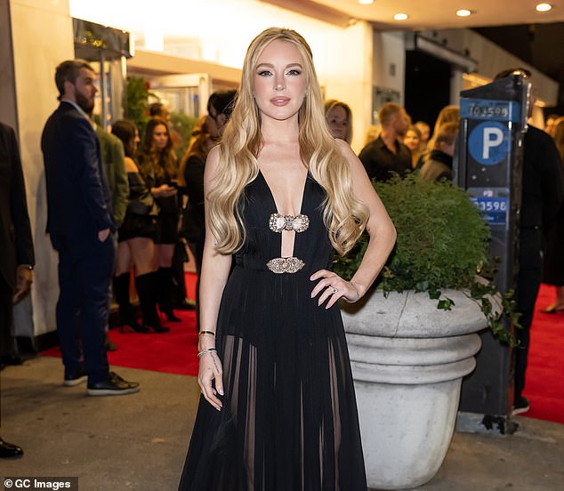 Prošle su '23 godine otkako smo bili na setu i snimali prvi,' rekao je Murray. Lindsay Lohan viđena ovdje 18. studenog 2024