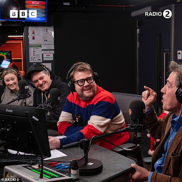 Njihov emocionalni iskaz uslijedio je nakon što su obožavatelji pozdravili preuzimanje BBC Radija 2 od strane glumačke ekipe kao 'ikoničko' jer su izjavili da bi željeli da zvijezde budu voditelji emisije 'svaki dan' (Joanna Page, Mathew Horne James i Rob Brydon na slici)