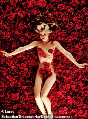 Mena Suvari u American Beauty oko 2000