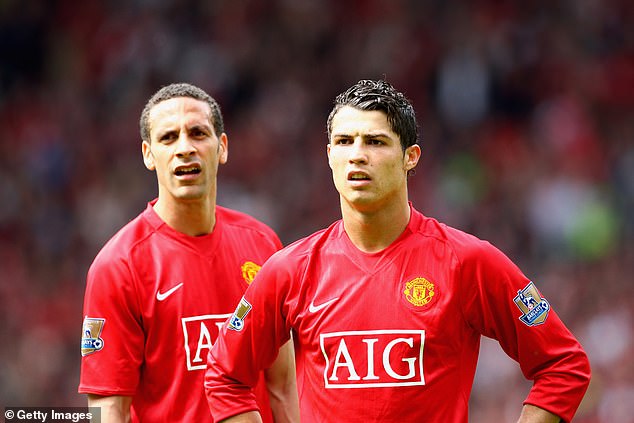 Rio Ferdinand otkrio je da je Ferguson bio bijesan na Ronalda nakon utakmice protiv Benfice