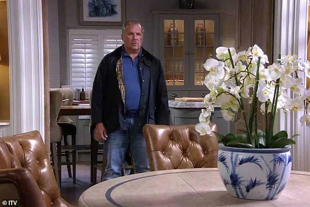Gledatelji Emmerdalea bili su na ivici ovog Božića jer je Will Taylor (Dean) otkriven u nesvijesti nakon žestoke svađe s Kim Tate (Claire King)