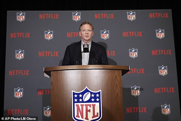 65-godišnji povjerenik NFL-a branio se na konferenciji za novinare 11. prosinca: 'Svjesni smo civilnih optužbi i Jay-Z-jevog stvarno snažnog odgovora na to. Znamo, očito, da se vode sudski sporovi. Ali s našeg stajališta, naš odnos s njima se ne mijenja, uključujući naše pripreme za sljedeći Super Bowl'