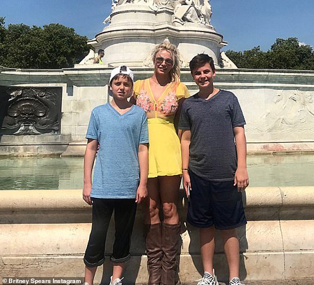 Ponovno okupljanje dolazi nedugo nakon što je izvor obavijestio Page Six ranije ovog mjeseca da hitmejkerica Toxic radi na 'ponovnoj izgradnji' svoje veze s Jaydenom i Seanom Prestonom
