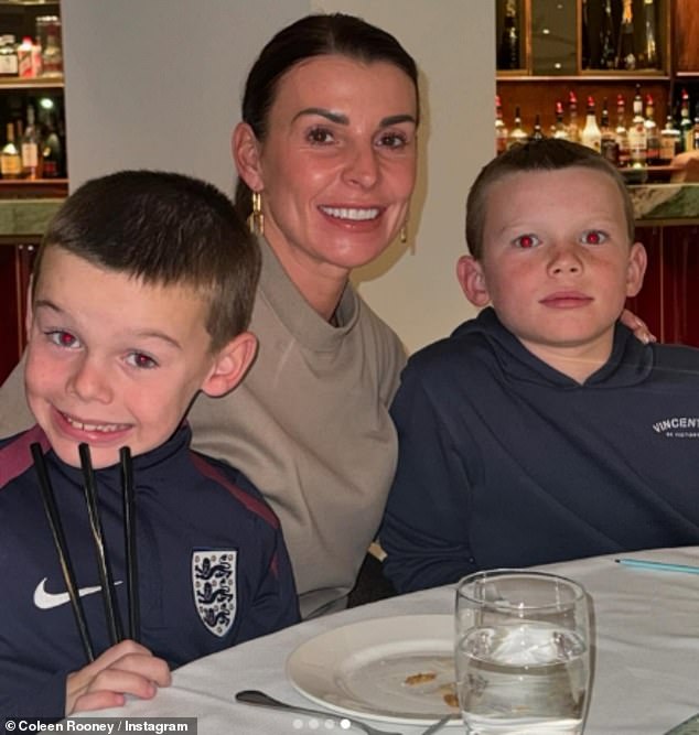 Coleen je uživala u povratku u normalu nakon svog mandata u Jungleu, ali Wayne je bio stotinama milja daleko 'boreći se da zadrži svoj posao' kao glavni trener Plymouth Argylea