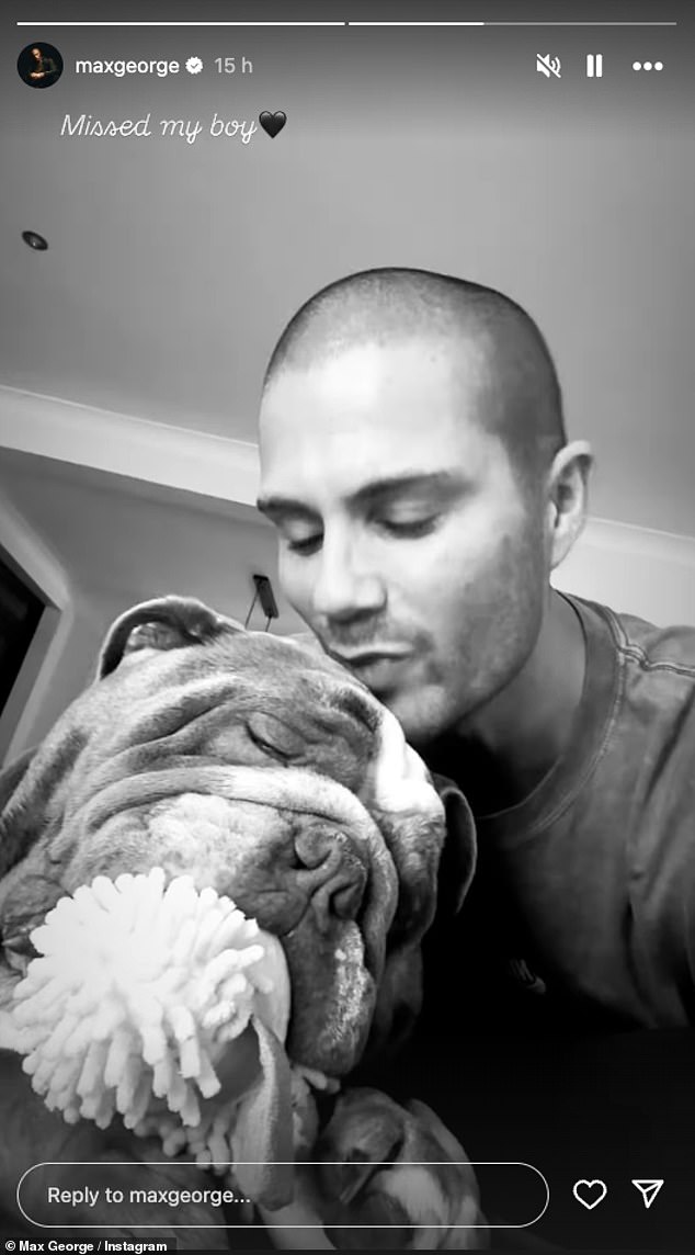 Bivša zvijezda Strictlyja nije mogla obrisati osmijeh s lica dok je ljubio svog psa u glavu i napisao 'Missed My Boy'