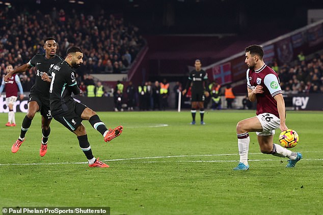 Salah je zatim zakucao bijedu na strani Julena Lopeteguija povisivši na 3-0 prije poluvremena