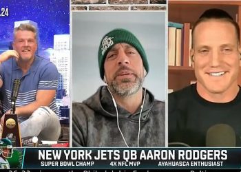 Aaron Rodgers otkriva da ima novu djevojku u šokantnoj objavi u emisiji Pata McAfeeja