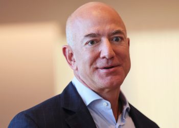 Amazon Jeffa Bezosa donira milijun dolara Trumpu — RT World News