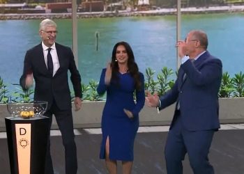 Arsene Wenger bizarno PLESUJE uživo na TV-u na ždrijebu FIFA Svjetskog klupskog prvenstva – dok su navijači ostali zbunjeni bivšim šefom Arsenala