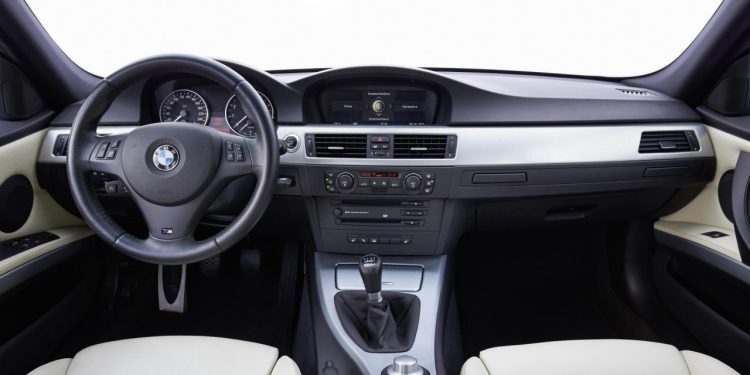 Auto Klub – Da čovjeku pozli: Ovaj element u unutrašnjosti auta je leglo plijesni i bakterija, a baš nikad se ne pere