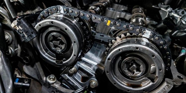 Auto Klub – Dvije koncepcije sustava: Što je bolje u motoru, lanac ili zupčasti remen?