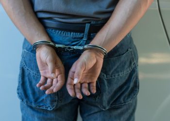 Auto Klub – ‘Evo vam vaš Subaru’: Bijesni kupac automobilom demolirao prodajni salon