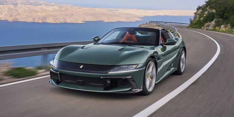 Auto Klub – Fenomenalna reklama za Hrvatsku: Spektakularni Ferrari projurio Jadranskom magistralom!