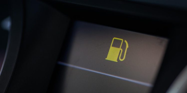 Auto Klub – Jeste li znali? Kad se upali lampica ovako možete izračunati koliko vam je još goriva ostalo ‘na rezervi’