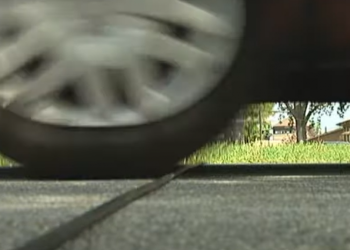 Auto Klub – Možda ste ih vidjeli na cestama: Jeste li se ikad zapitali čemu služe crne trake postavljene poprečno na asfaltu?