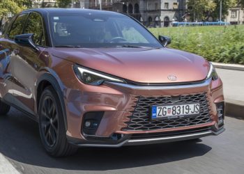 Auto Klub – Na testu Lexus LBX 1.5 HEV: Gradska mjera prestiža i luksuza uz štedljivu i tihu vožnju