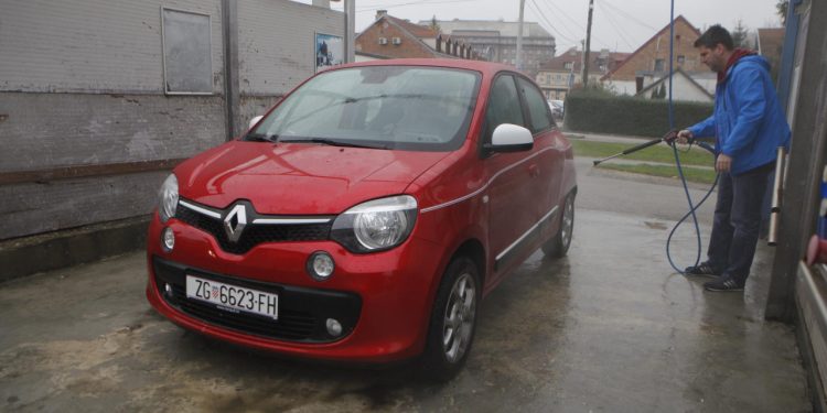 Auto Klub – Njemački ADAC objasnio zašto nije dobro prati automobil na niskim temperaturama