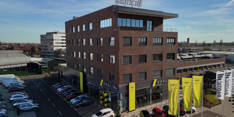 Auto Klub – Nova investicija vrijedna sedam milijuna eura: Baotić otvorio novi centar, uveli i prodaju još jedne marke automobila