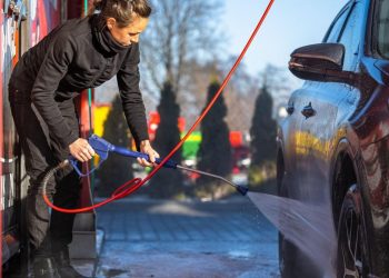Auto Klub – Nova tehnika pranja auta zaludila vozače, ali fenomenalno rješenje skriva veliku opasnost