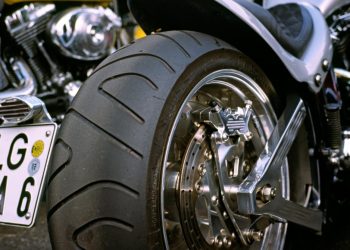 Auto Klub – Novi propisi, veći troškovi: od 2025. godine promjena guma u Njemačkoj za motocikle bit će kompliciranija