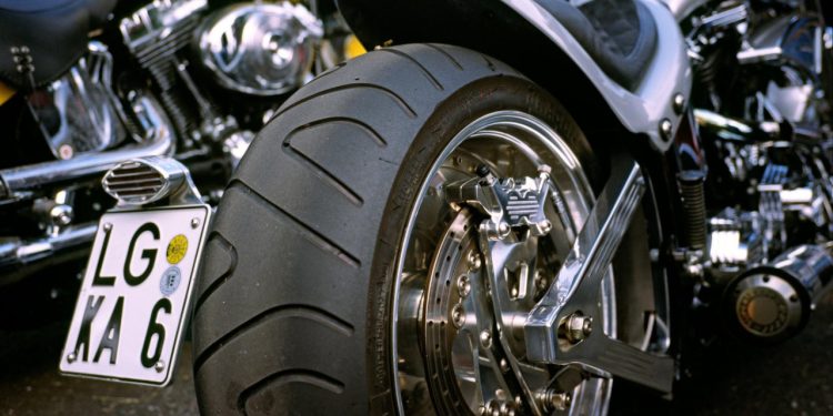 Auto Klub – Novi propisi, veći troškovi: od 2025. godine promjena guma u Njemačkoj za motocikle bit će kompliciranija
