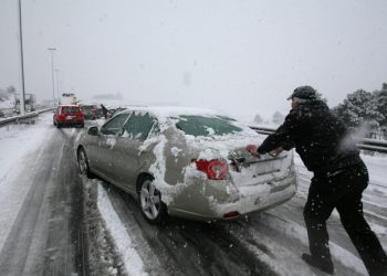 Auto Klub – Olakšajte zimu sebi i svom automobilu: Kvalitetnom pripremom izbjegnite zamke na cesti