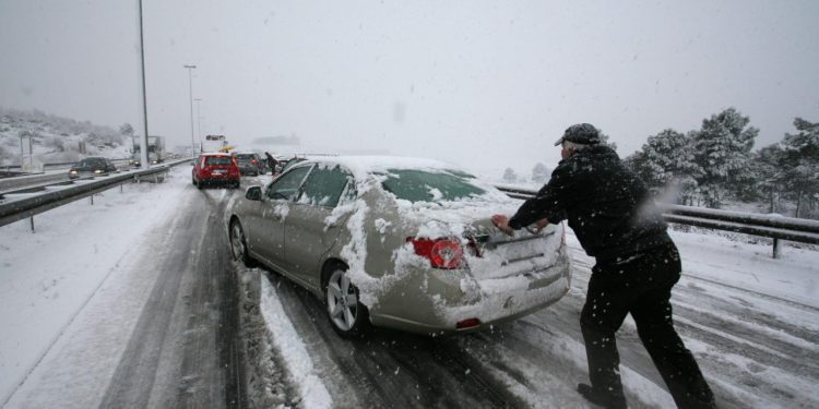 Auto Klub – Olakšajte zimu sebi i svom automobilu: Kvalitetnom pripremom izbjegnite zamke na cesti