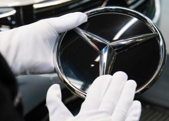 Auto Klub – Padaju poput domina: Proizvođač Mercedesovih trokrakih zvijezda proglasio bankrot