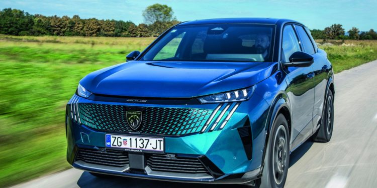 Auto Klub – Peugeot e-3008 GT: Električna uzdanica plijeni nastupom, prilično je udobna i ima solidan doseg