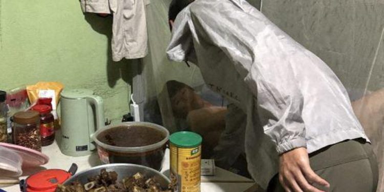 Auto Klub – Pobuna radnika u tvornici automobila: ‘Tretiraju nas kao robove, spavamo na krevetima bez madraca’