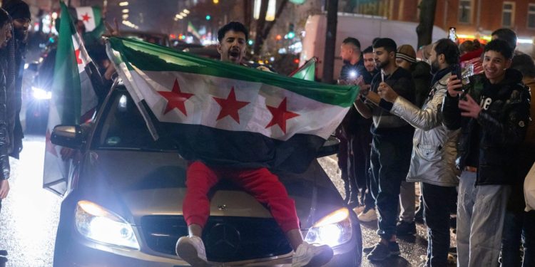 Auto Klub – Pobunjenici upali u skrivenu garažu sa superautomobilima svrgnutog sirijskog predsjednika Bashara al-Assada