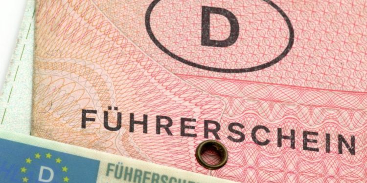 Auto Klub – Povratnici oprez: Imate staru njemačku papirnatu vozačku dozvolu? Uskoro ćete je morati zamijeniti