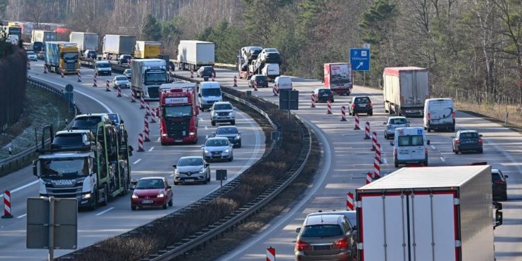 Auto Klub – Problem s ispušnim plinovima: U Njemačkoj se iz prometa povlači više od 160.000 dizelaša