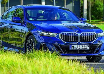 Auto Klub – Prvi test: BMW 520d sa 197 KS sjajno se vozi, troši 6,2 litre i deset tisuća eura je povoljniji od Mercedesa E 220 d