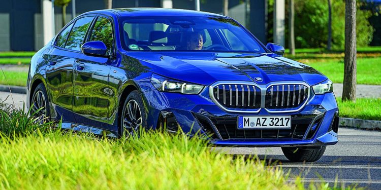 Auto Klub – Prvi test: BMW 520d sa 197 KS sjajno se vozi, troši 6,2 litre i deset tisuća eura je povoljniji od Mercedesa E 220 d