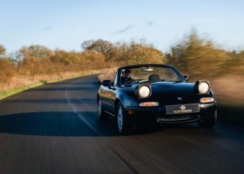 Auto Klub – ‘Svetogrđe’? Legendarna Mazda MX-5 Miata prve generacije sada se nudi i na baterije