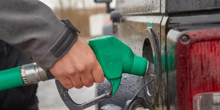 Auto Klub – To zanima većinu vozača: Stručnjak njemačkog ADAC-a izračunao koliko će koštati benzin i dizel u 2025. godini