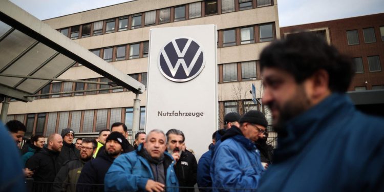 Auto Klub – Trese se diljem Njemačke: Volkswagenovi radnici danas započeli sa štrajkovima upozorenja