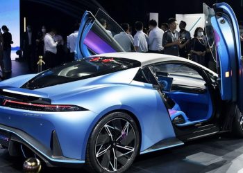 Auto Klub – ‘Ubojica Ferrarija’ stigao u Europu: Kinezi ruše monopol talijanskih proizvođača hiperautomobila