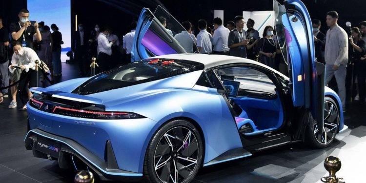 Auto Klub – ‘Ubojica Ferrarija’ stigao u Europu: Kinezi ruše monopol talijanskih proizvođača hiperautomobila