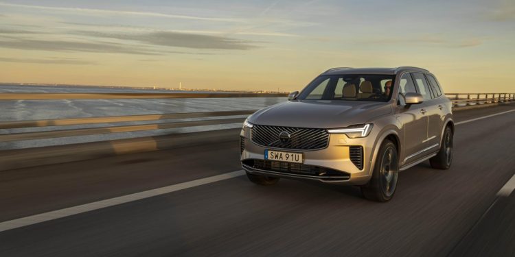 Auto Klub – Vozili smo Volvo XC90: Gospodin u najboljim godinama srećom nije otišao u mirovinu s pogonom na benzin