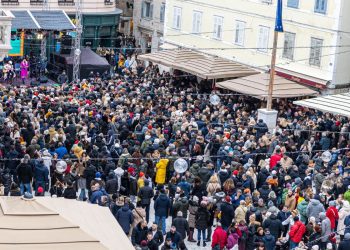 Badnjak u Splitu: Miris bakalara, šušur i pjesma na svakom koraku! 