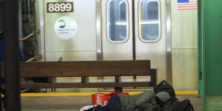 Beskućništvo u SAD-u doseglo novi rekord — RT World News