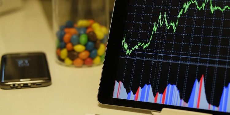 Bikovska XRP zastava se pojavljuje dok se opcije poziva od 5 dolara zahuktavaju: Godbole