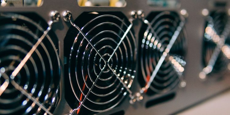 Bitcoin Miner Hut 8 kupuje BTC za 100 milijuna dolara čime ukupan udjel ima 1 milijardu dolara