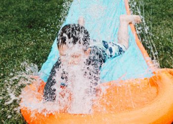 Bitcoin Slide uzrokuje 300 milijuna dolara likvidacije, Cardano vodi gubitke